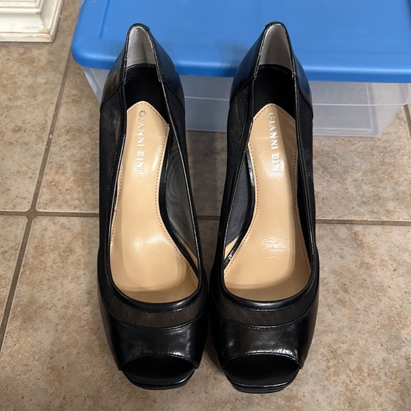 Gianni Bini black mesh pumps. Never worn. - Picture 2 of 4